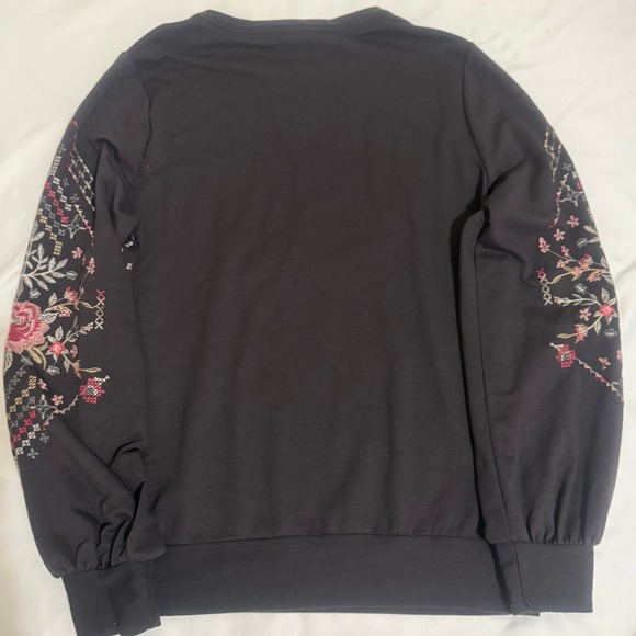 Knox Rose Women Embroidered Floral Crewneck Sweatshirt Black Small Boho Pullover - Picture 8 of 12